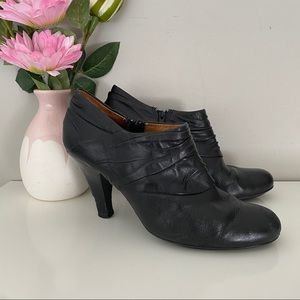 Sofft Florina Black Leather Booties with Ruching